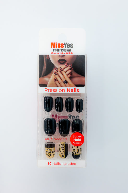 MissYes Press-On Nails Black with White & Gold Round