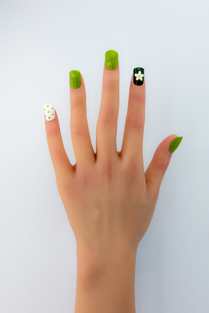 MissYes Press-On Nails Green and White and Yellow Roses - Squoval