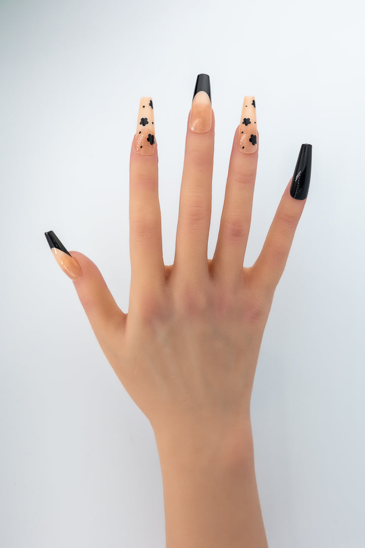 MissYes Press-On Nails Nude With Black Roses - Coffin